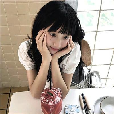 背鸭子的男孩